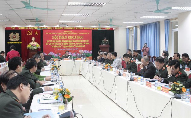 Phát huy vai trò báo chí trong đấu tranh chống ‘tự diễn biến’, ‘tự chuyển hóa’