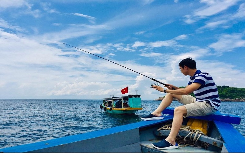 Câu mực đêm cùng ngư dân