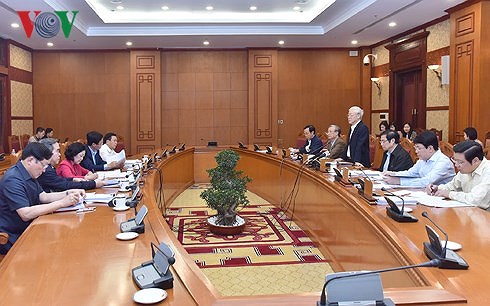 Bộ Chính trị cho ý kiến về các đề án trình Hội nghị Trung ương 7