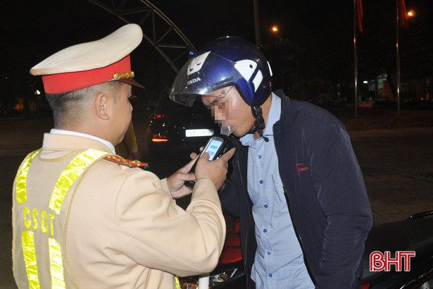 Công an TP Hà Tĩnh mạnh tay xử lý lái xe "ngấm men", ma túy