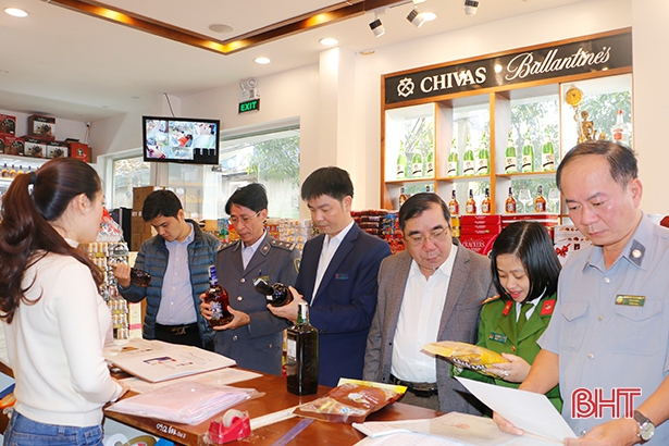 Phạt 3 cơ sở kinh doanh thực phẩm, bia rượu nhập khẩu ở TP Hà Tĩnh