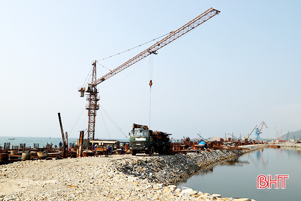Tập đoàn Hoành Sơn phấn đấu đưa cầu cảng số 4 vào hoạt động trong tháng 8/2019