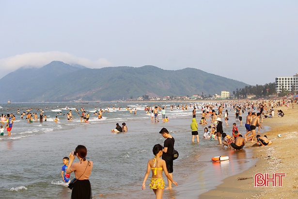 Hơn nửa triệu lượt du khách đến Hà Tĩnh trong 5 ngày nghỉ lễ