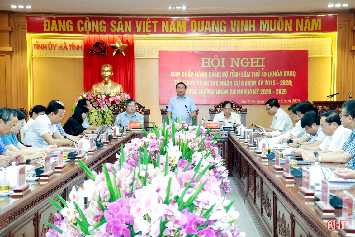 Tập trung xây dựng đề án nhân sự đảm bảo chất lượng trình Đại hội Đảng bộ tỉnh Hà Tĩnh lần thứ XIX