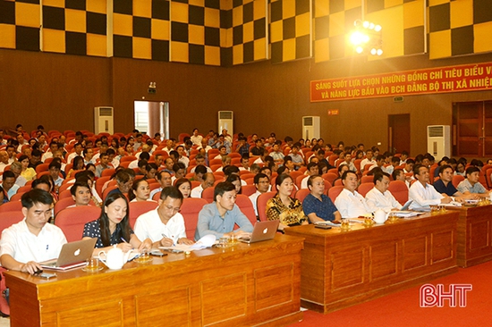 Thị xã Hồng Lĩnh quán triệt Nghị quyết Đại hội Đảng cho gần 450 cán bộ cốt cán