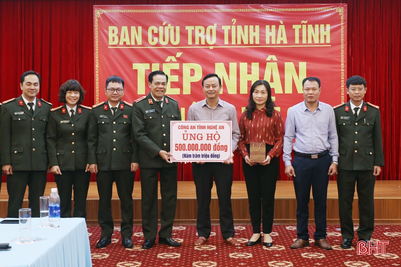 Hơn 10 tỷ đồng đăng ký ủng hộ người dân vùng lũ ở Hà Tĩnh