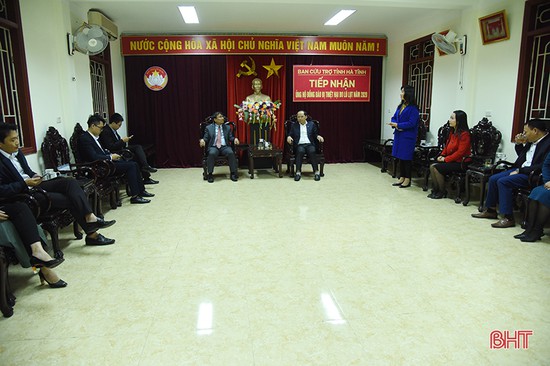 Cộng đồng người Việt Nam tại Hoa Kỳ hỗ trợ người dân vùng lũ Hà Tĩnh hơn 200 triệu đồng