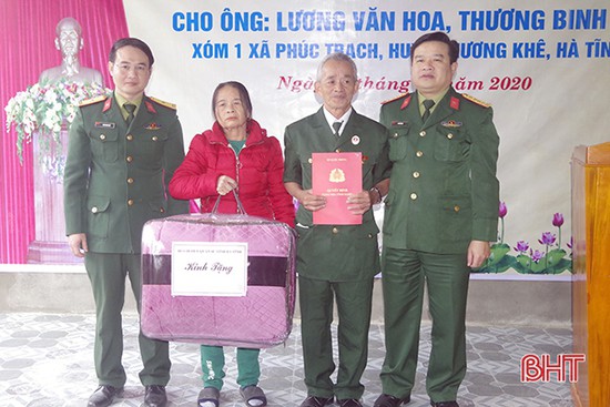 Bộ Quốc phòng bàn giao nhà tình nghĩa cho thương binh tại Hà Tĩnh