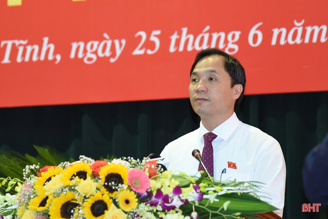 Ông Hoàng Trung Dũng tái đắc cử Chủ tịch HĐND tỉnh Hà Tĩnh khóa XVIII