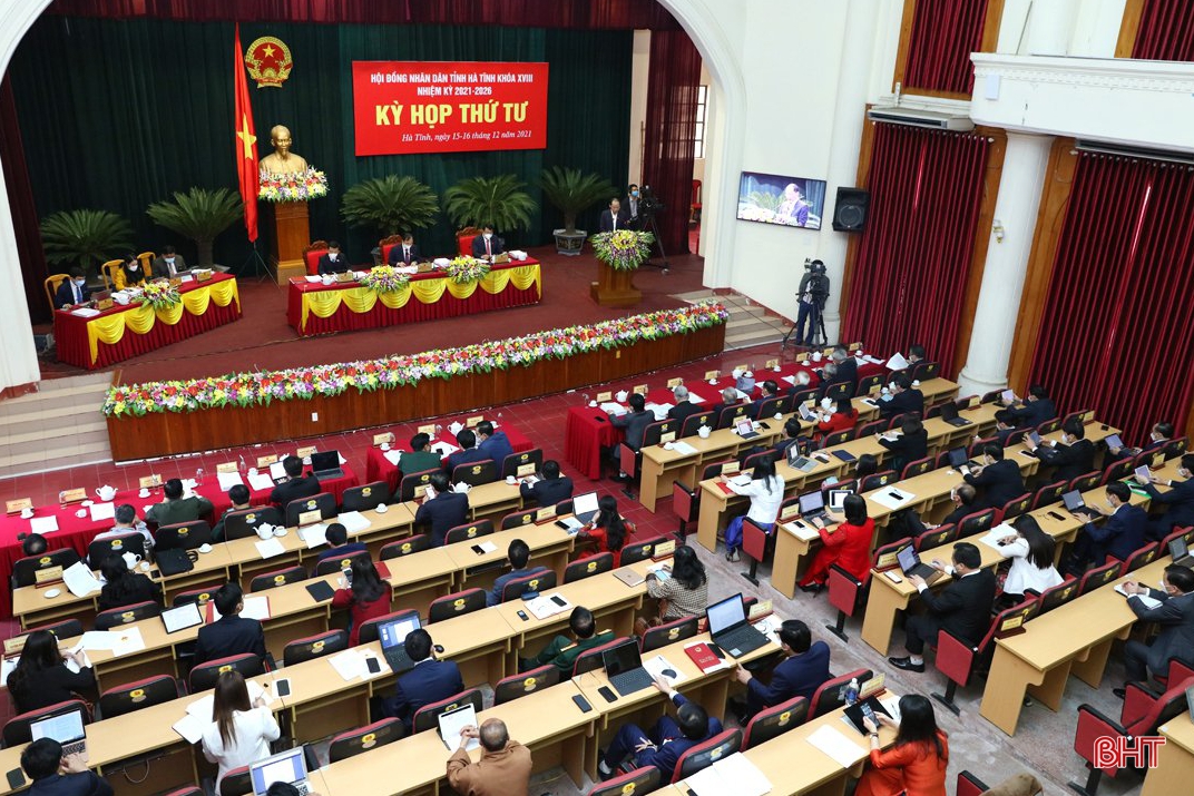 Sáng nay, Kỳ họp thứ 4, HĐND tỉnh Hà Tĩnh tiến hành phiên chất vấn và trả lời chất vấn