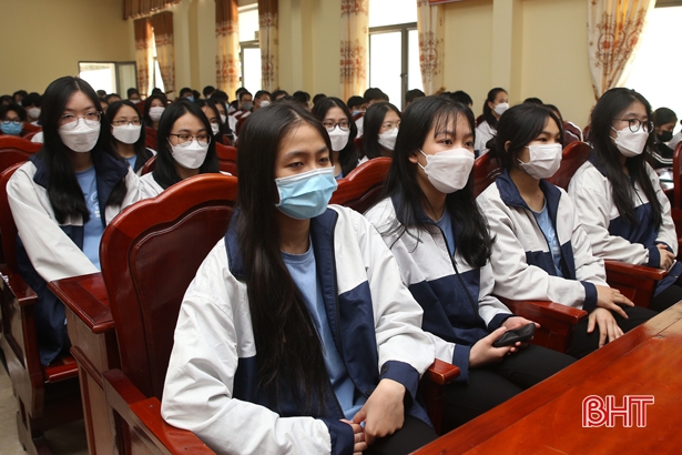 99 thí sinh Hà Tĩnh bắt đầu thi chọn học sinh giỏi quốc gia năm 2022