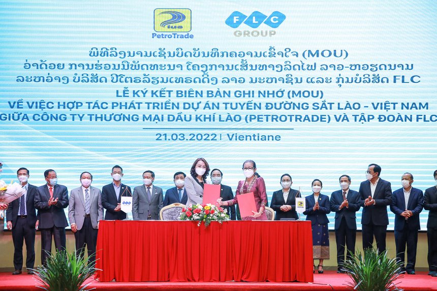 Ký ghi nhớ hợp tác phát triển dự án đường sắt Vientiane - Vũng Áng