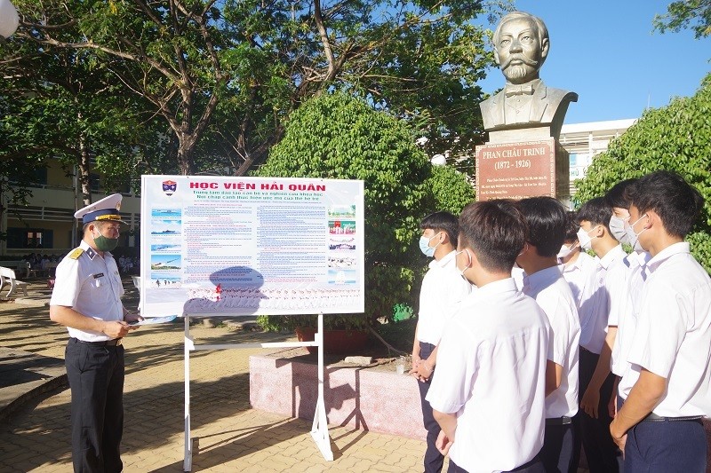 Tích cực tuyên truyền thông tin về biển, đảo Việt Nam cho học sinh, sinh viên