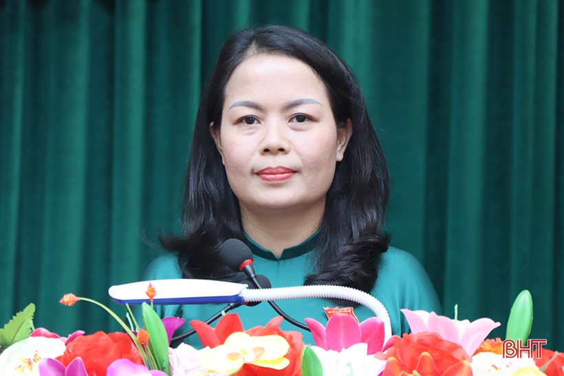 Bà Hà Thị Việt Ánh được bầu giữ chức Chủ tịch HĐND huyện Cẩm Xuyên