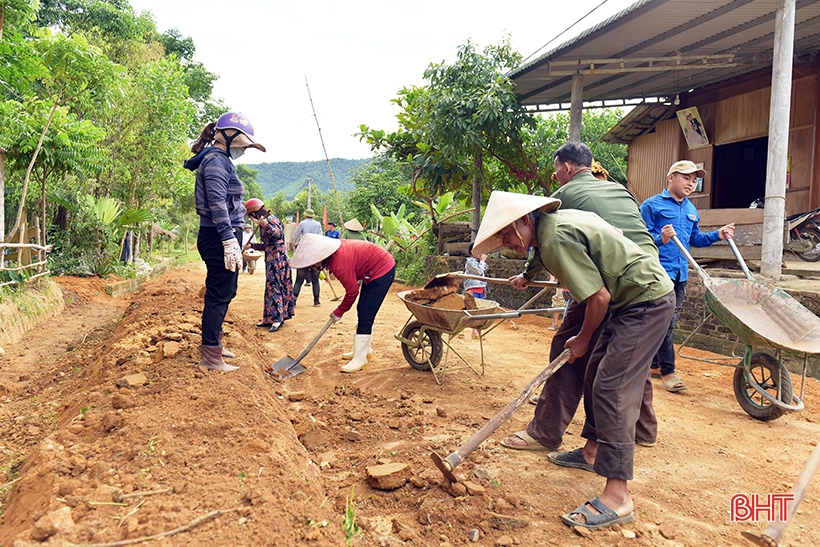 Xã biên giới Hà Tĩnh ra quân tháng cao điểm xây dựng nông thôn mới