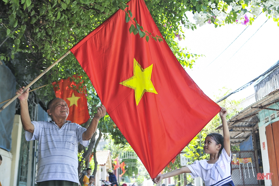 Dấu mốc lịch sử 2/9: Ngày Quốc khánh 2/9 là một trong những dấu mốc lịch sử quan trọng của Việt Nam. Hình ảnh các hoạt động kỷ niệm và tổ chức lễ kỷ niệm 2/9 đang góp phần làm cho ngày này ngày càng trang trọng hơn, đồng thời khơi gợi niềm tự hào dân tộc trong mỗi con người Việt Nam. Hãy cùng xem các hình ảnh liên quan để cảm nhận được sự trọng đại của ngày Quốc khánh này.
