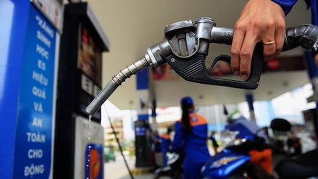 Ngày mai, giá xăng dầu dự báo giảm lần thứ 3 liên tiếp