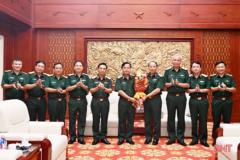 Thăng quân hàm Thiếu tướng cho Phó Tư lệnh Quân khu 4 Lê Hồng Nhân