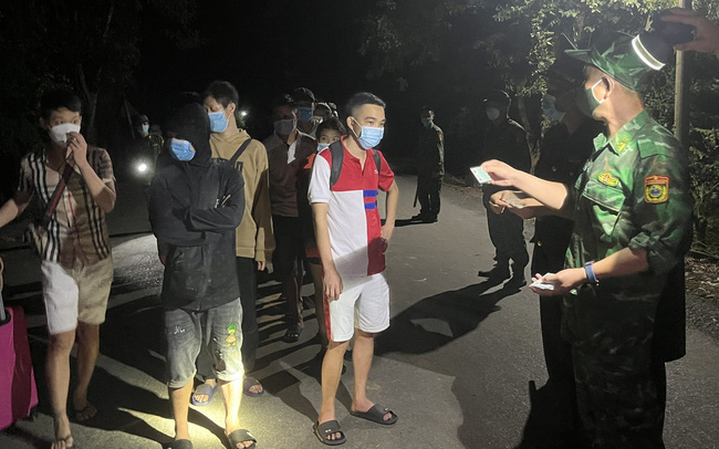 Thêm 34 công dân Việt Nam tại Campuchia được trao trả về nước