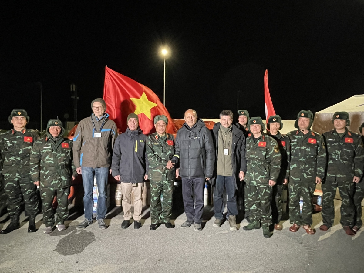 Đoàn cứu hộ Quân đội nhân dân Việt Nam trao tặng 25 tấn hàng hỗ trợ cho Thổ Nhĩ Kỳ