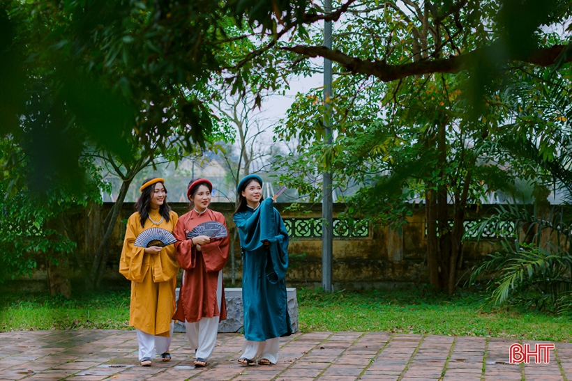 Giới trẻ Hà Tĩnh giữ gìn văn hóa truyền thống qua cổ phục Việt