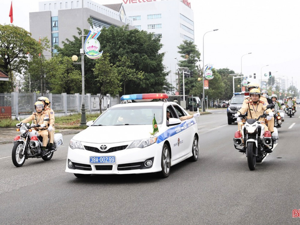 Hà Tĩnh phát động phong trào thi đua bảo đảm trật tự an toàn giao thông năm 2023