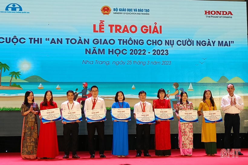 Hà Tĩnh giành 2 giải nhì toàn quốc cuộc thi “An toàn giao thông cho nụ cười ngày mai”