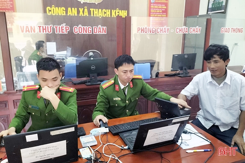 Bộ Công an gửi thư khen công an xã đầu tiên ở Hà Tĩnh hoàn thành cấp CCCD gắn chíp