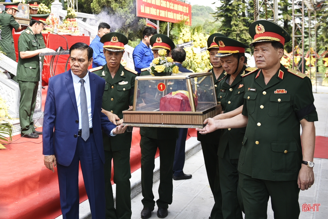 Hà Tĩnh tổ chức trọng thể lễ truy điệu, an táng 10 liệt sỹ hy sinh tại Lào