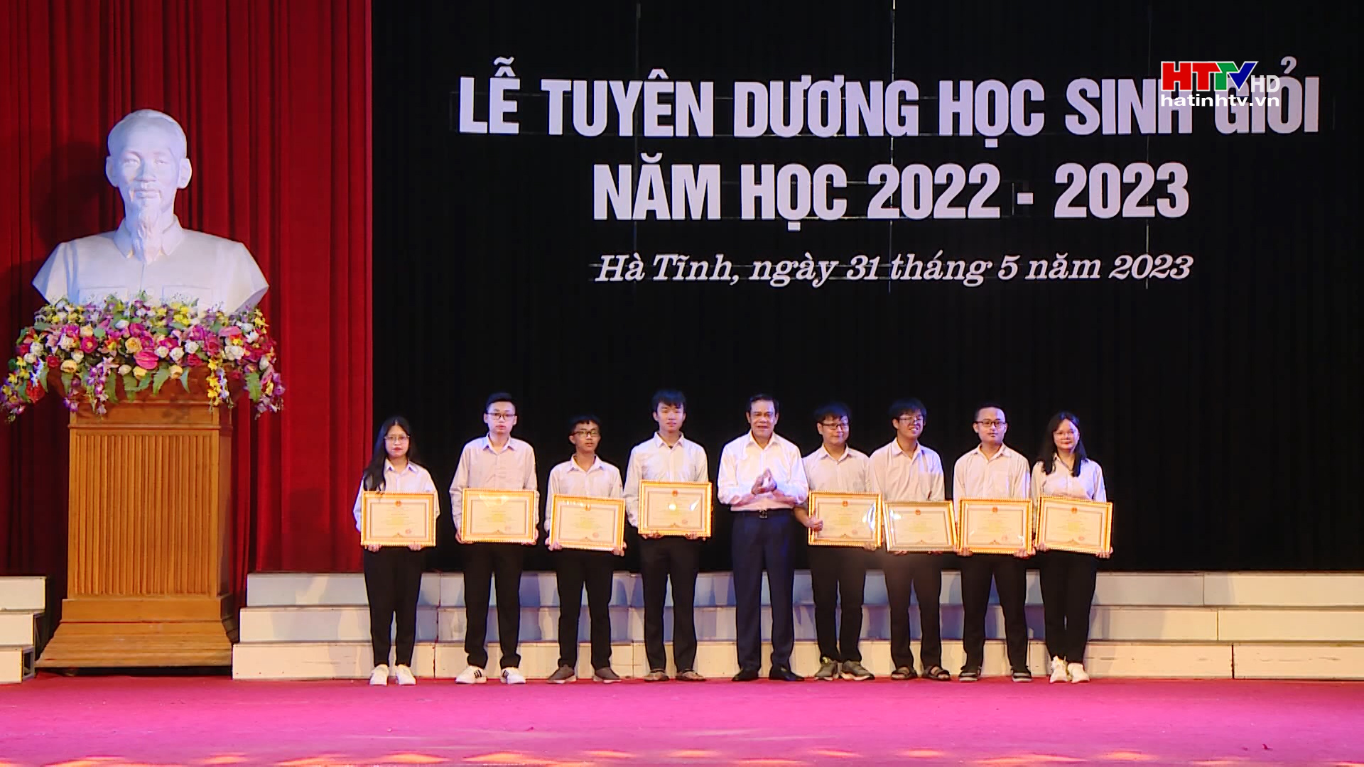 Hà Tĩnh tuyên dương trên 3.000 học sinh giỏi