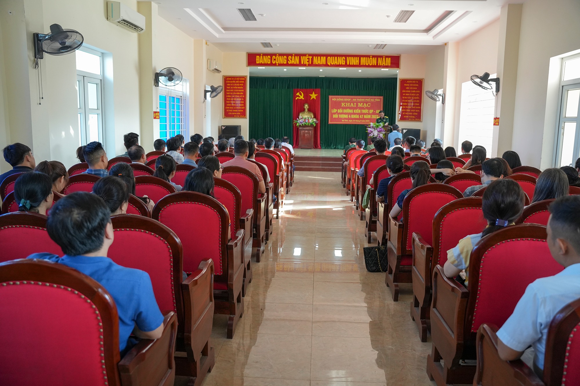 Thành phố Hà Tĩnh tổ chức bồi dưỡng kiến thức Quốc phòng – An ninh cho đối tượng 4 khóa 47