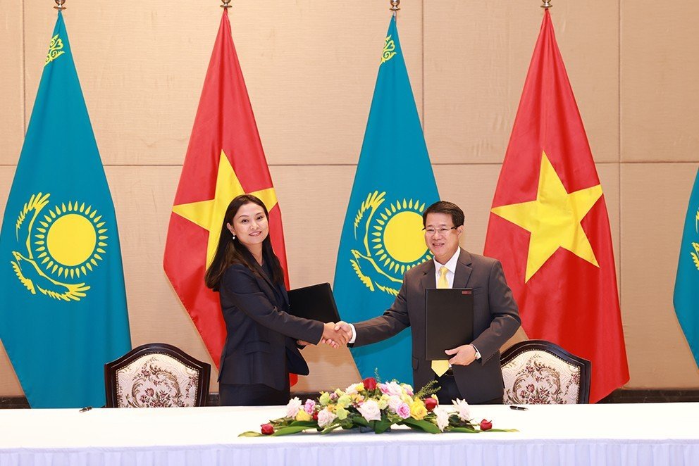 Bưu điện Việt Nam và Bưu chính Kazakhstan hợp tác phát triển thương mại điện tử