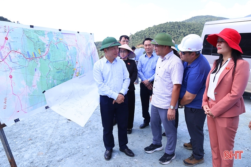 Đoàn ĐBQH tỉnh giám sát dự án cao tốc Bắc - Nam qua Hà Tĩnh