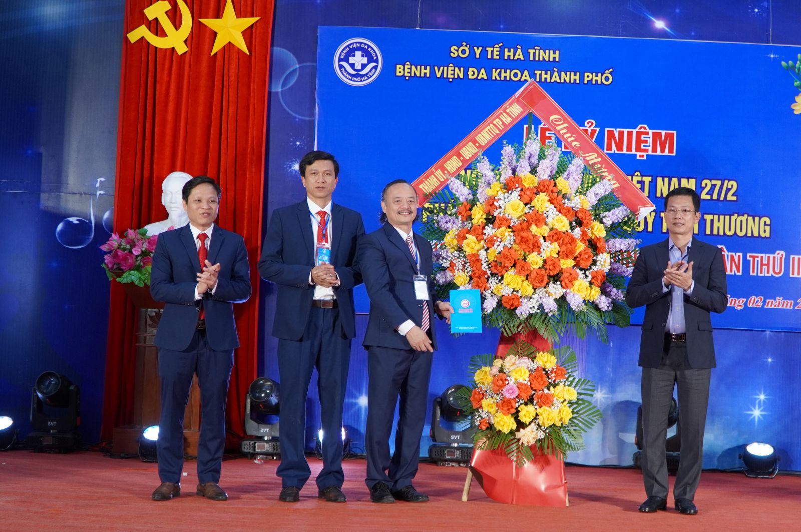 Bệnh viện Đa khoa Thành phố kỷ niệm ngày Thầy thuốc Việt Nam và quyên góp ủng hộ quỹ tình thương
