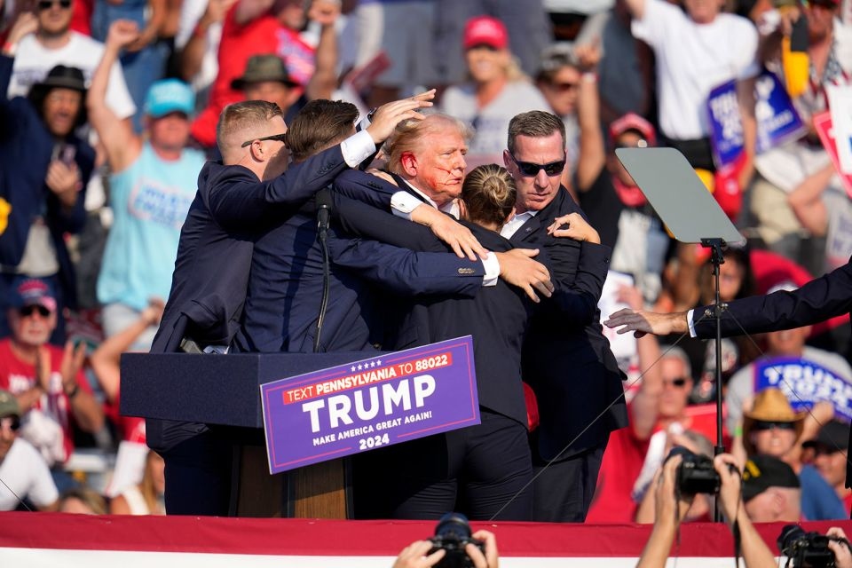 Nổ súng tại sự kiện vận động tranh cử của ông Trump ở Pennsylvania, Mỹ