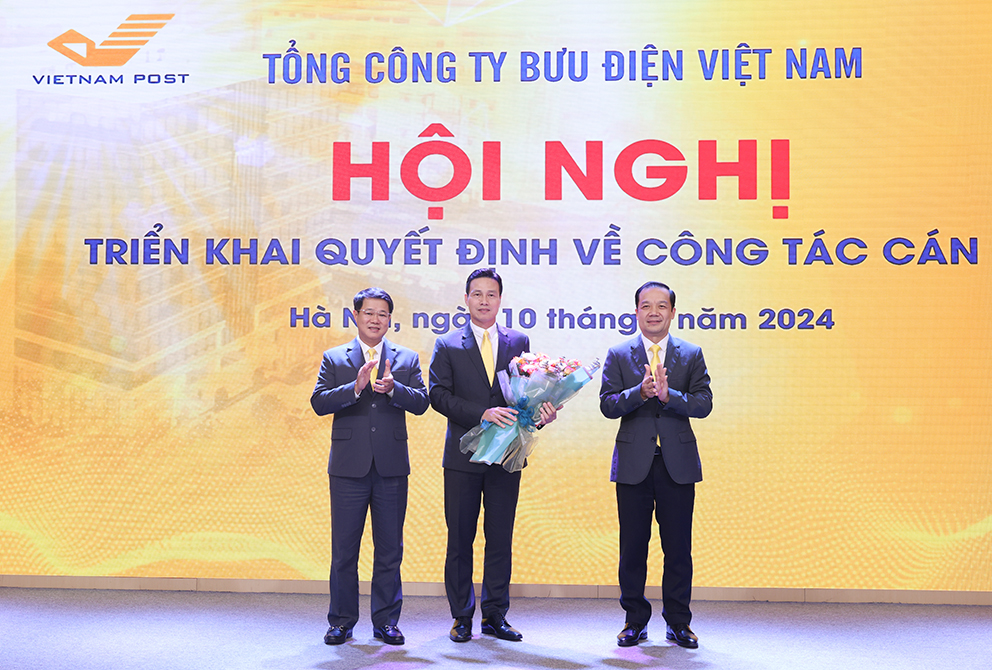 Tổng công ty Bưu điện Việt Nam công bố quyết định bổ nhiệm Phó Tổng Giám Đốc