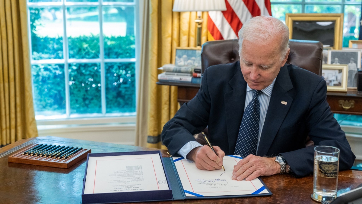 Tổng thống Mỹ Biden tuyên bố dừng tranh cử, ủng hộ bà Harris