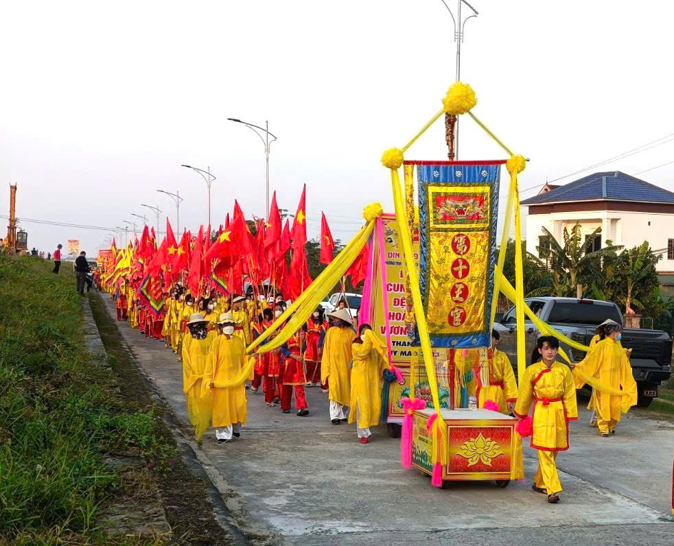 Các hoạt động trong khuôn khổ Lễ hội đền Cả - Dinh đô Quan Hoàng Mười nhằm bảo tồn, phát huy giá trị văn hoá lễ hội truyền thống