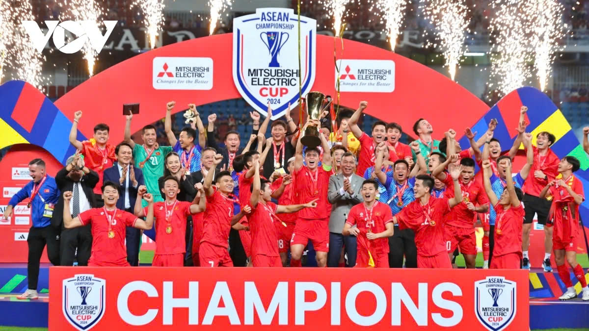 ĐT Việt Nam vô địch ASEAN Cup 2024: Ngạo nghễ vươn mình trên đất Thái