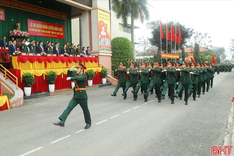 Quy định mới về chế độ, chính sách với sĩ quan tại ngũ chuyển sang công chức quốc phòng