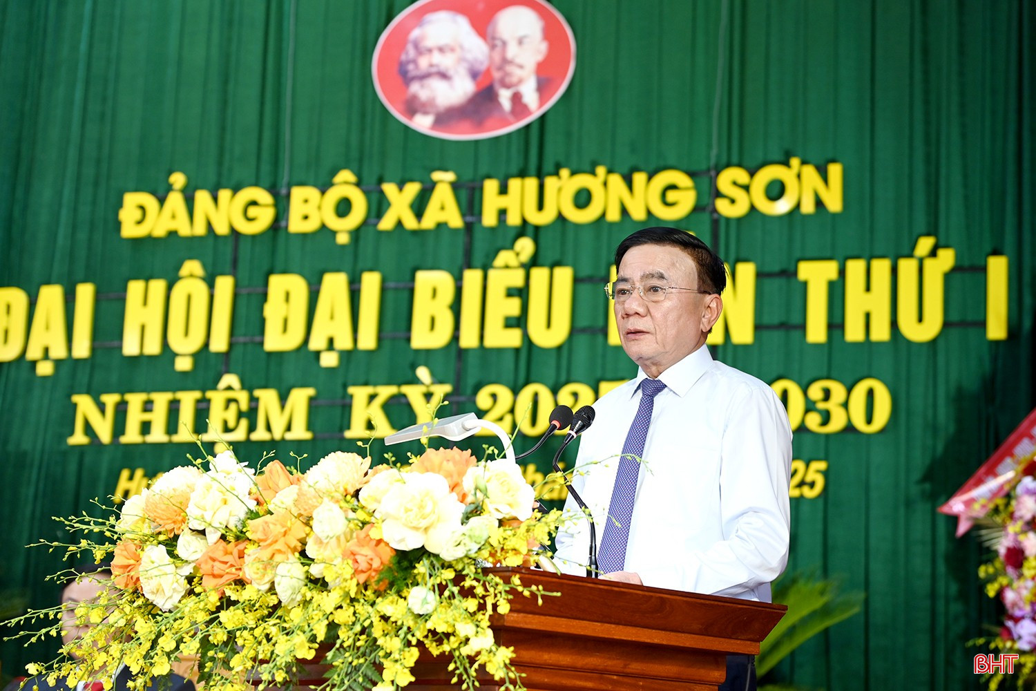 Thường trực Ban Bí thư Trần Cẩm Tú dự Đại hội Đảng bộ xã Hương Sơn