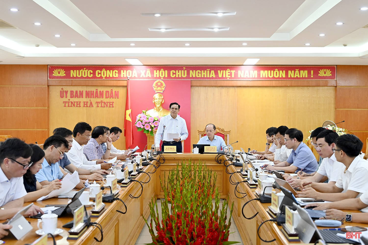 Hoàn thiện dự thảo báo cáo chính trị lĩnh vực KT-XH theo hướng gọn, rõ, khả thi cao