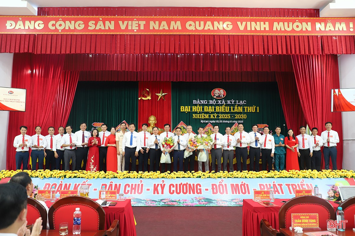 Phó Bí thư Thường trực Tỉnh ủy dự Đại hội Đảng bộ xã Kỳ Lạc