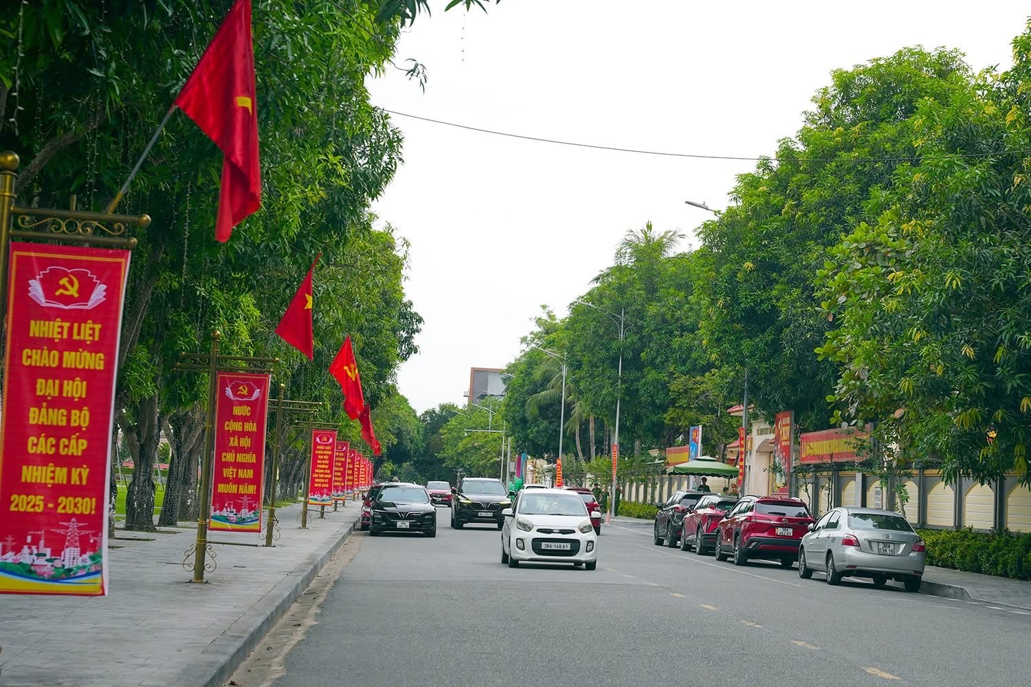 Hà Tĩnh: Tuyên truyền Đại hội Đảng bộ các cấp, Đại hội Đảng bộ tỉnh lần thứ XX và Đại hội XIV của Đảng