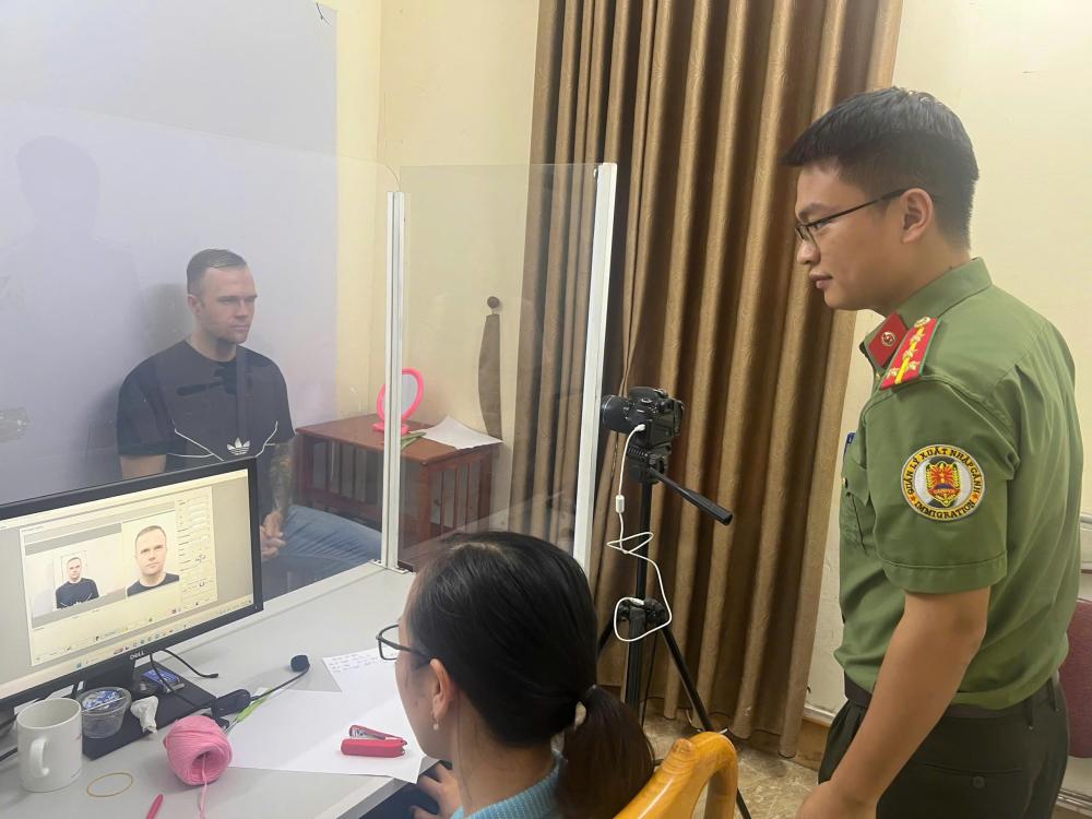 Hà Tĩnh: Hoàn thành cấp 100% tài khoản định danh điện tử mức 2 cho người nước ngoài đủ điều kiện