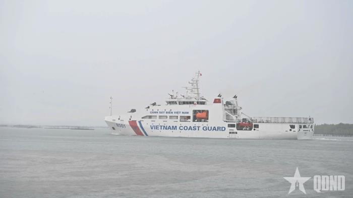 Tàu CSB 8001 lên đường thăm và làm việc tại Indonesia