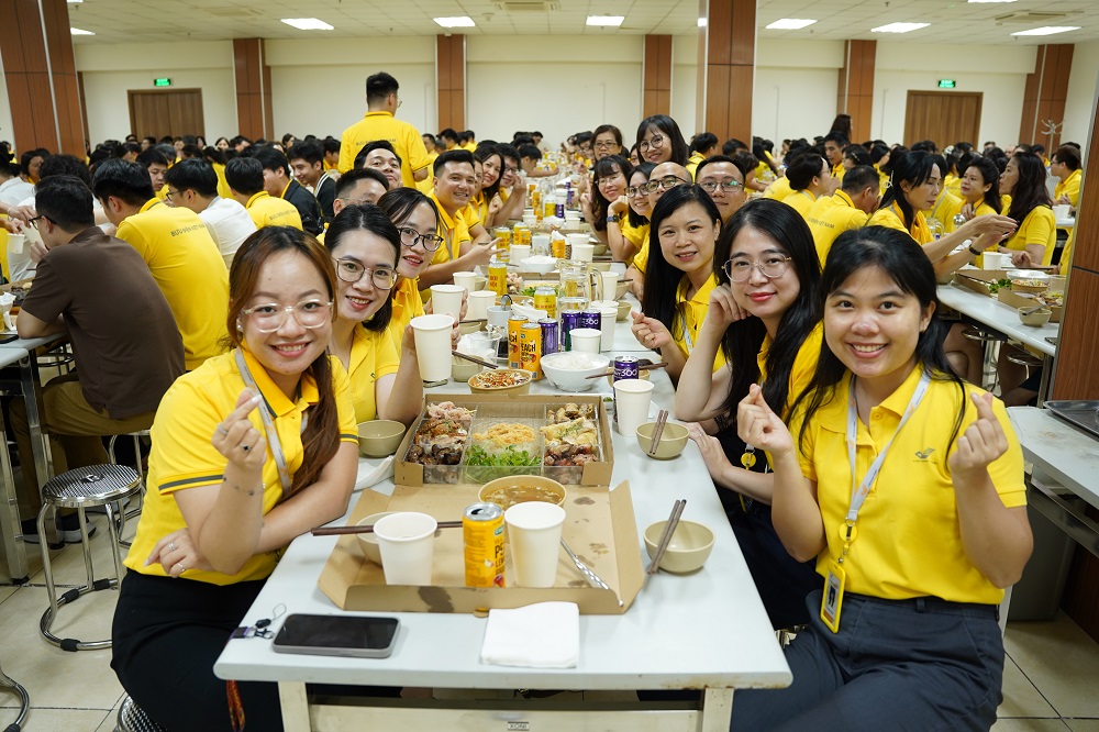 “Bữa cơm Công đoàn” – Ấm áp tình đoàn kết tại Cơ quan Tổng công ty Bưu điện Việt Nam