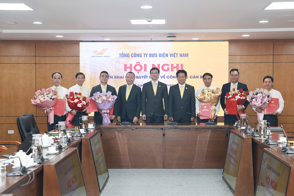 Bưu điện Việt Nam công bố 6 quyết định mới về công tác cán bộ