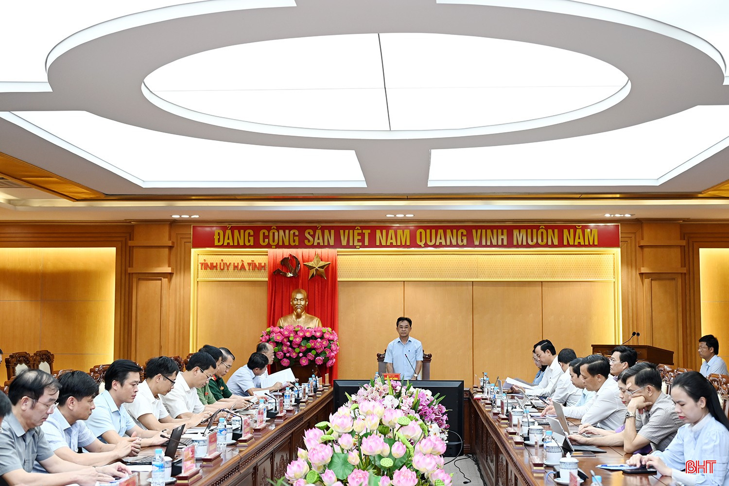 Đẩy nhanh tiến độ các phần việc phục vụ tổ chức Đại hội Đảng bộ tỉnh