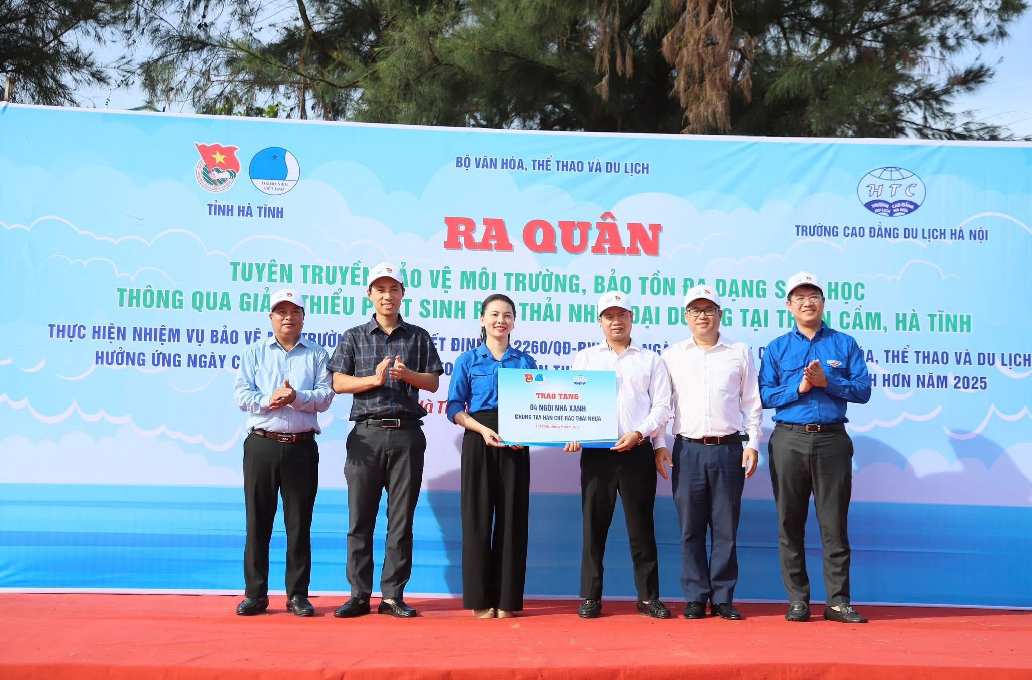 Tuổi trẻ Hà Tĩnh chung tay vì đại dương không rác nhựa, bảo tồn đa dạng sinh học